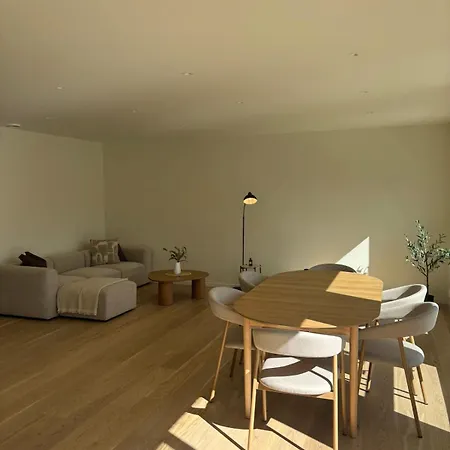 Daire & Mountain Views - Luxury Penthouse - Free Parking