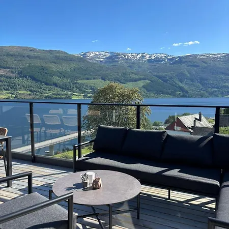 & Mountain Views - Luxury Penthouse - Free Parking Apartman Voss