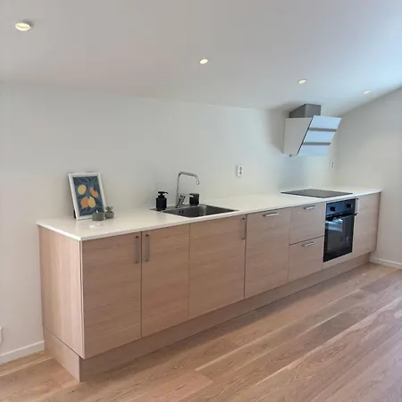 Daire & Mountain Views - Luxury Penthouse - Free Parking